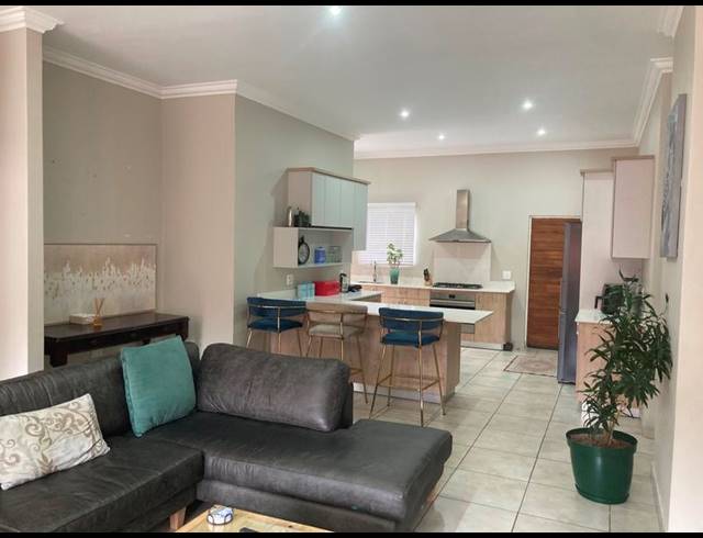3 BEDROOM HOUSE FOR SALE IN SIX FOUNTAINS